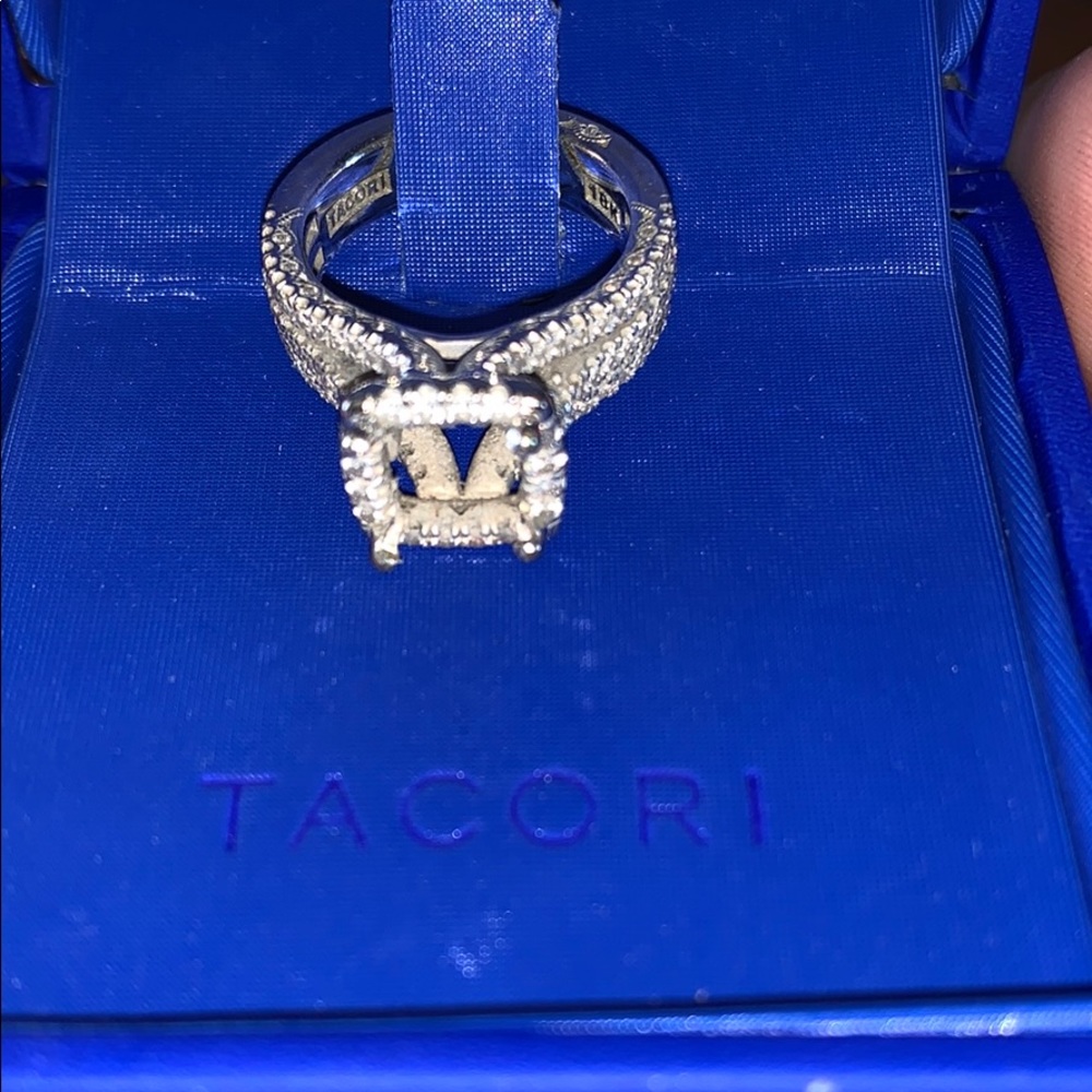 Tacori HT2551PR65 Princess diamond ring No center